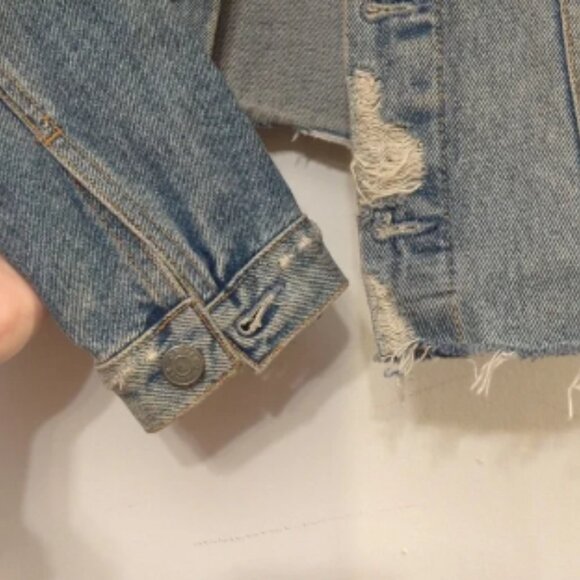 GRLFRND Cara Distressed Cropped Denim Jacket in Mary Jane XS - Picture 4 of 6